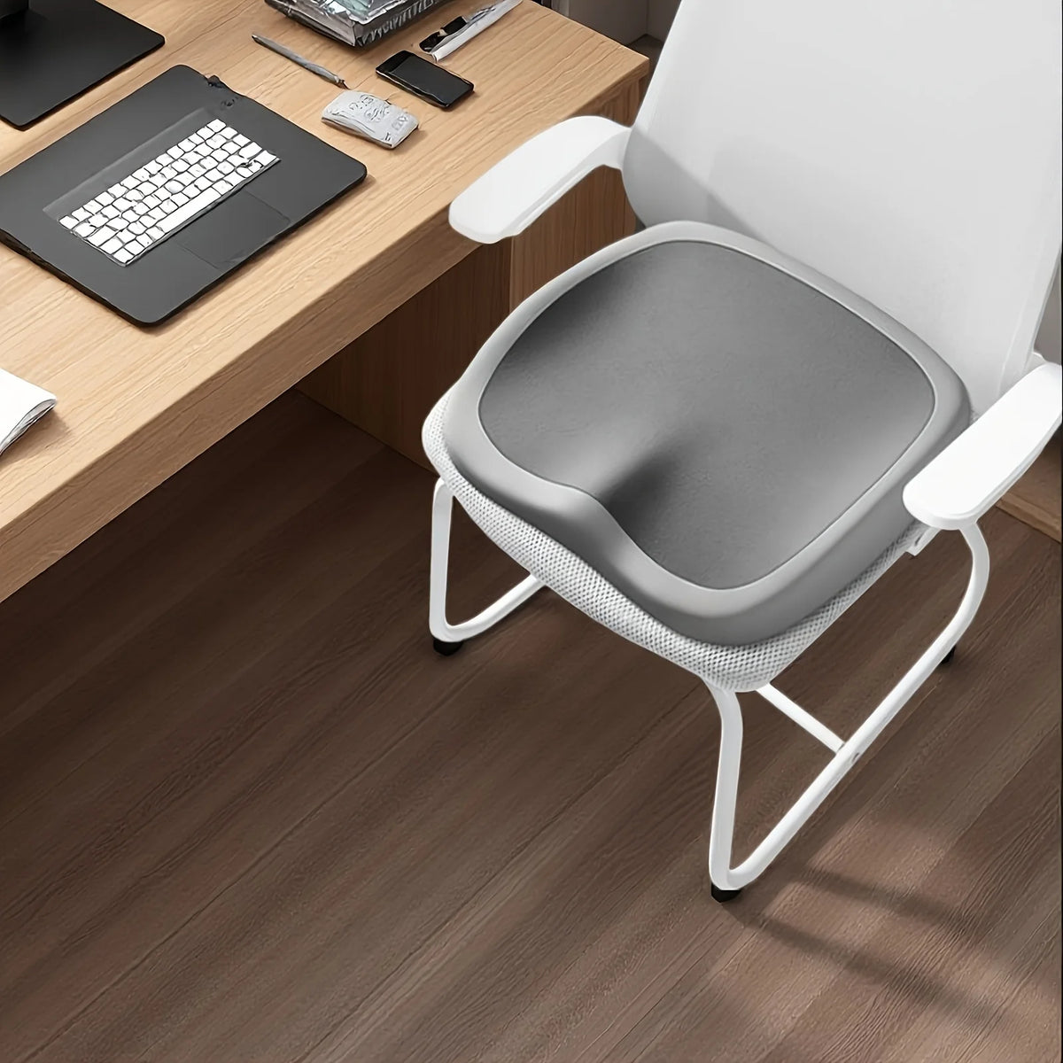 coussin d'assise en W posé sur une chaise de bureau, vue de dessus