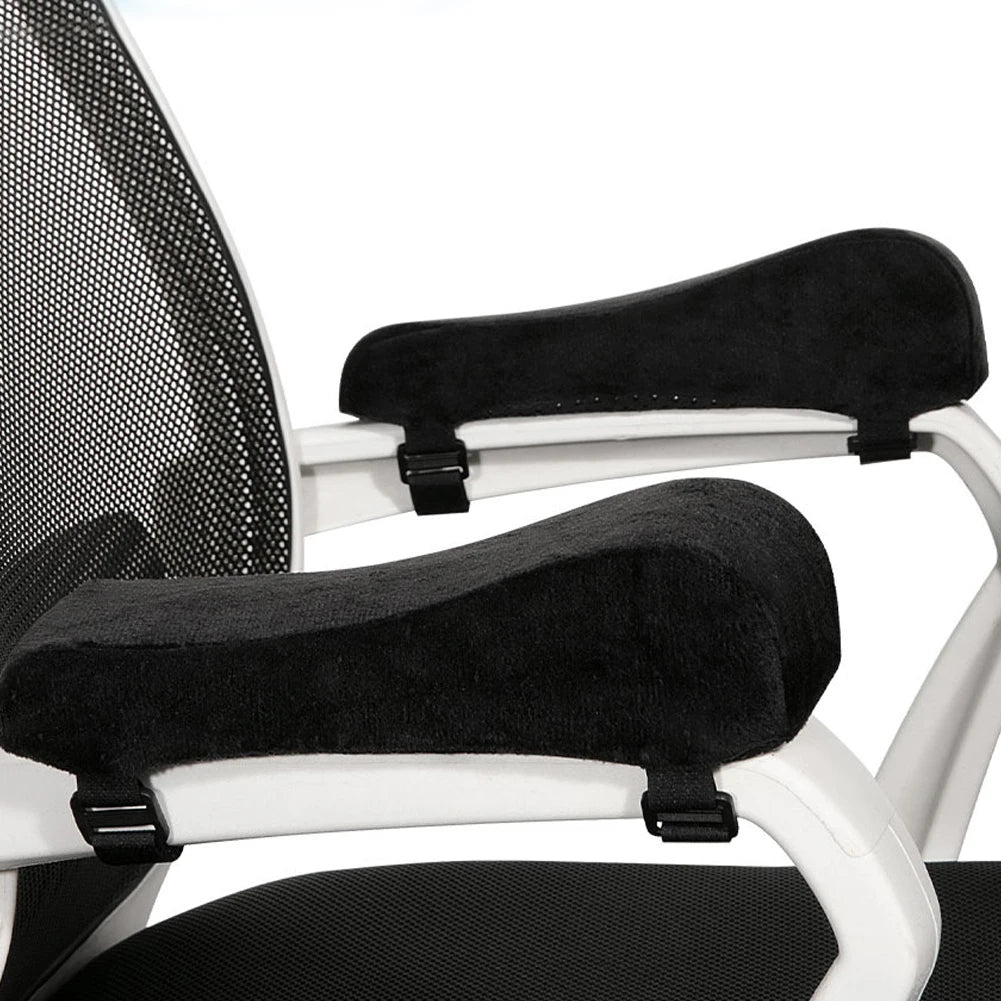 coussin d'accoudoir monté sur une chaise de bureau, vue de côté